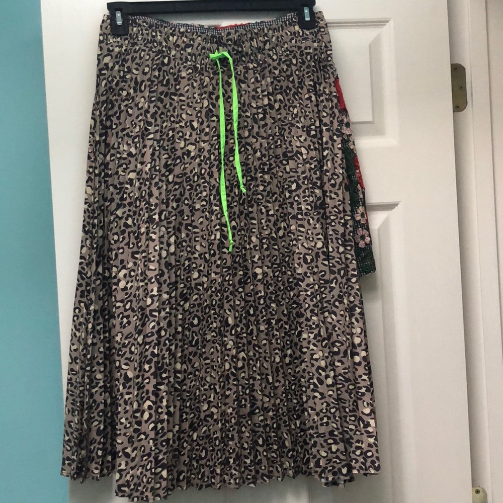 Leopard Pleated Skirt